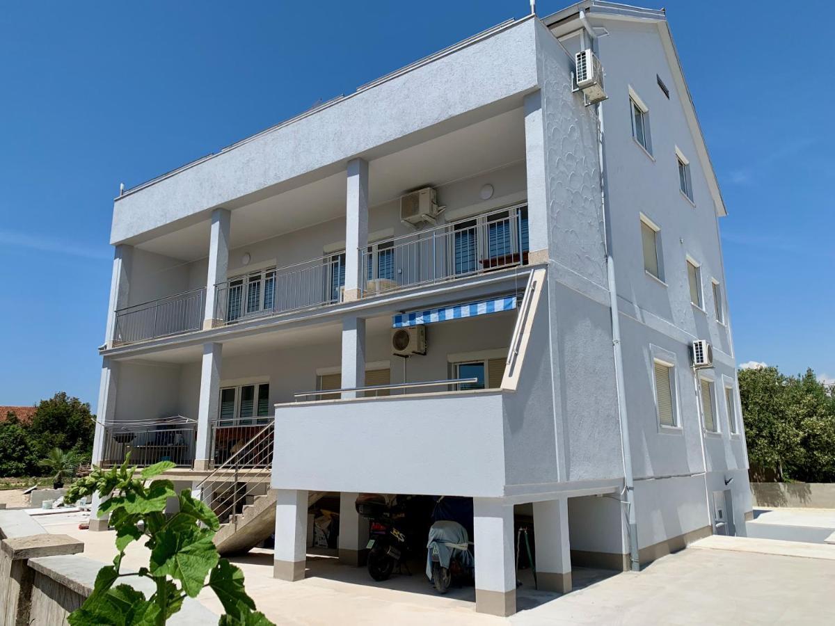 Apartments Janko Pakostane Exterior photo