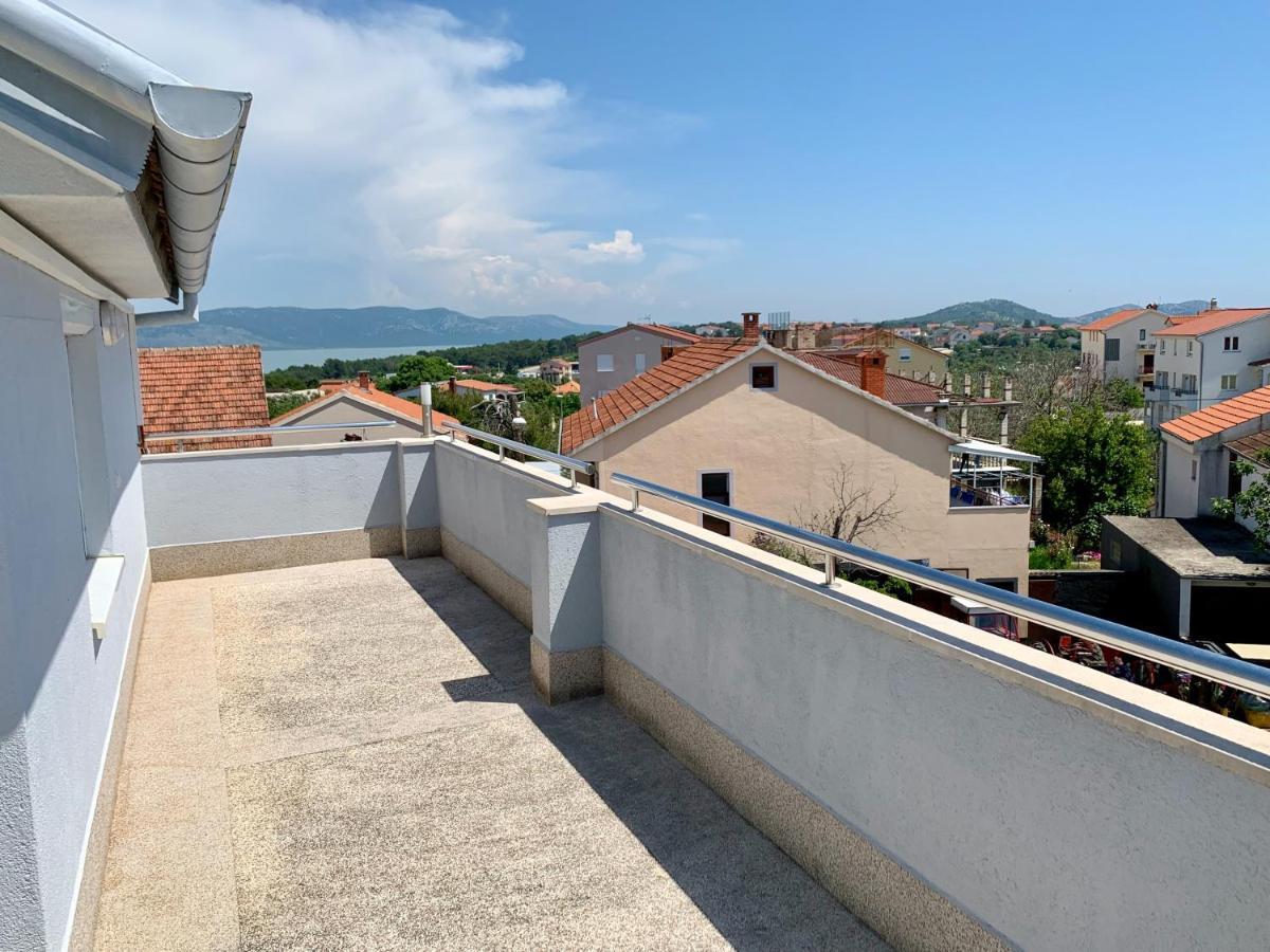 Apartments Janko Pakostane Exterior photo